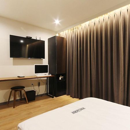 Hotel Chicago Jinju Exterior photo