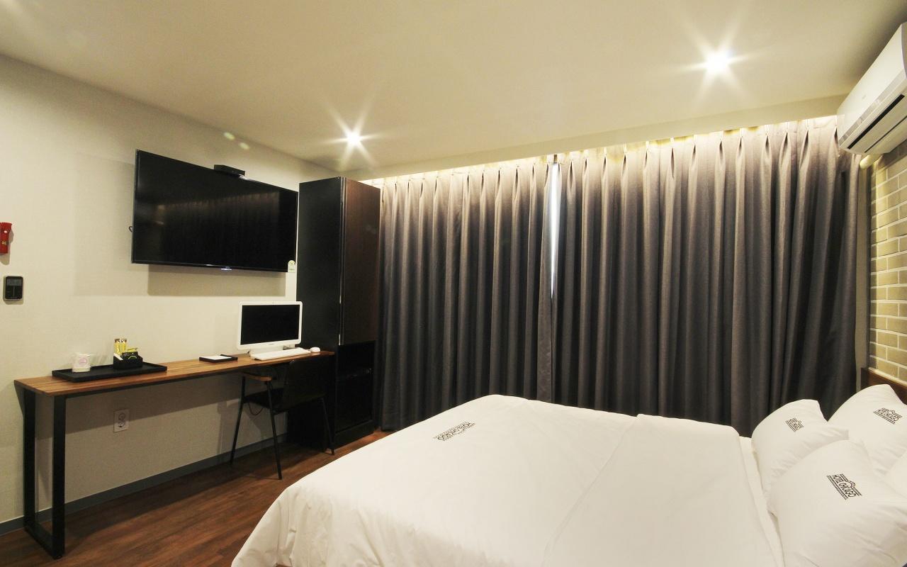Hotel Chicago Jinju Exterior photo